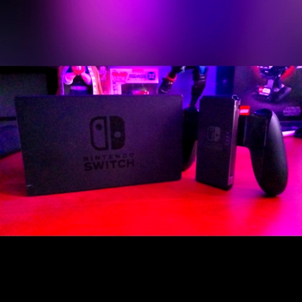Nintendo switch joy-con grip and Nintendo switch dock set